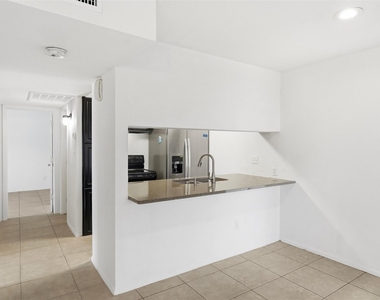 10501 South Drive - Photo Thumbnail 11
