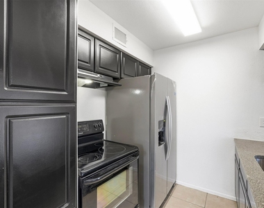 10501 South Drive - Photo Thumbnail 13