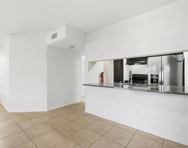 10501 South Drive - Photo Thumbnail 7