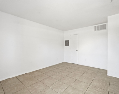 10501 South Drive - Photo Thumbnail 19