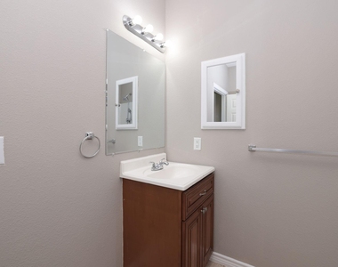 204 S 13th Street - Photo Thumbnail 9