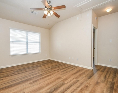 13111 Rippling Creek Lane - Photo Thumbnail 37