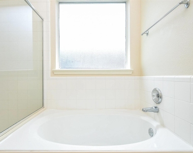 13111 Rippling Creek Lane - Photo Thumbnail 36