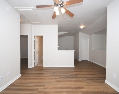 13111 Rippling Creek Lane - Photo Thumbnail 10