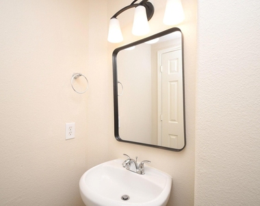 13111 Rippling Creek Lane - Photo Thumbnail 16