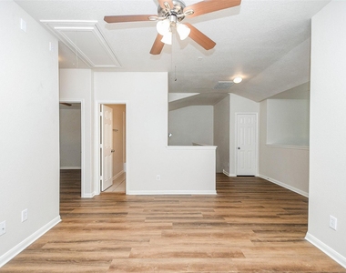 13111 Rippling Creek Lane - Photo Thumbnail 38
