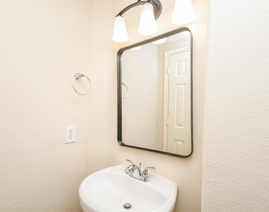 13111 Rippling Creek Lane - Photo Thumbnail 45