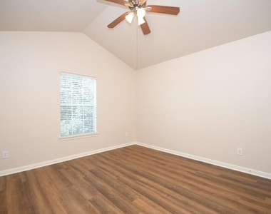 13111 Rippling Creek Lane - Photo Thumbnail 11