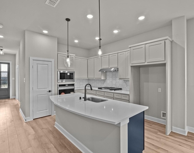 210 Ginger Street - Photo Thumbnail 10