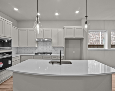 210 Ginger Street - Photo Thumbnail 9