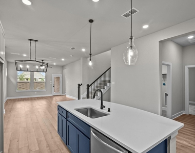 210 Ginger Street - Photo Thumbnail 12