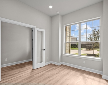 210 Ginger Street - Photo Thumbnail 5
