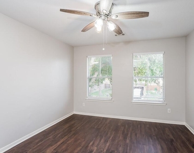 3315 Maymist Drive - Photo Thumbnail 11