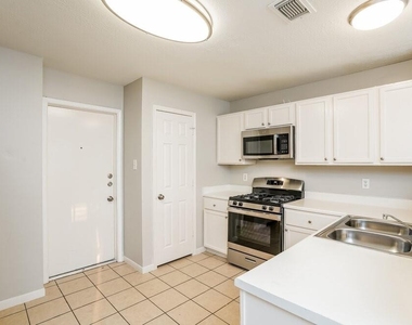 3315 Maymist Drive - Photo Thumbnail 7