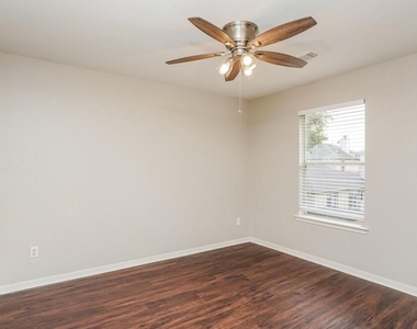 3315 Maymist Drive - Photo Thumbnail 9