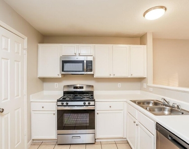3315 Maymist Drive - Photo Thumbnail 6