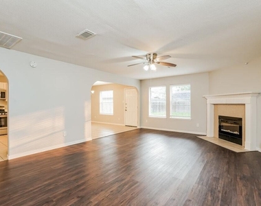 3315 Maymist Drive - Photo Thumbnail 2