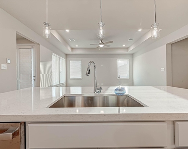 21543 Eads Creek Drive - Photo Thumbnail 8