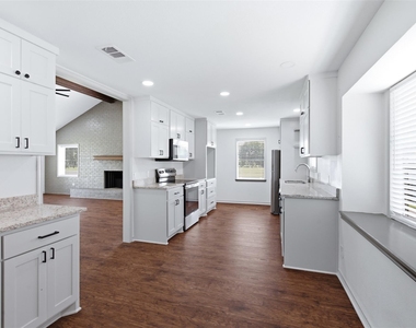 32242 Sky Lakes Drive - Photo Thumbnail 8
