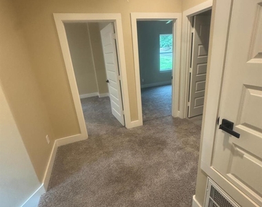 262 Coral Gables - Photo Thumbnail 7