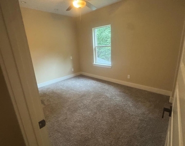 262 Coral Gables - Photo Thumbnail 8