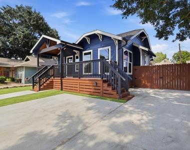 105 Opal Court - Photo Thumbnail 1