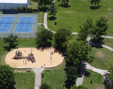 105 Opal Court - Photo Thumbnail 18