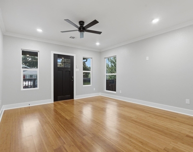 105 Opal Court - Photo Thumbnail 4