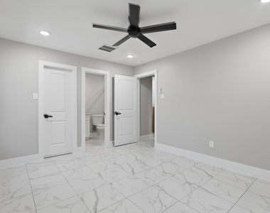 105 Opal Court - Photo Thumbnail 13