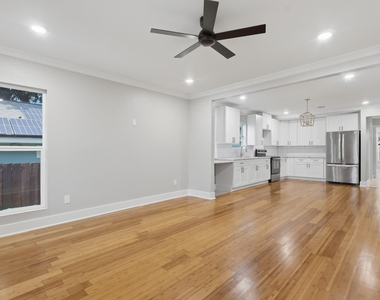105 Opal Court - Photo Thumbnail 3