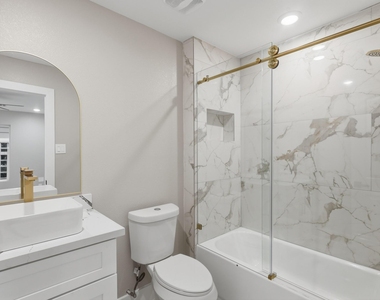 105 Opal Court - Photo Thumbnail 14