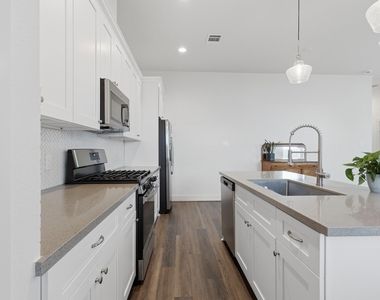 5264 Texas Street - Photo Thumbnail 7