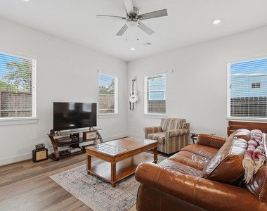 5264 Texas Street - Photo Thumbnail 6