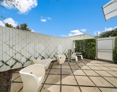 2437 North Boulevard - Photo Thumbnail 13