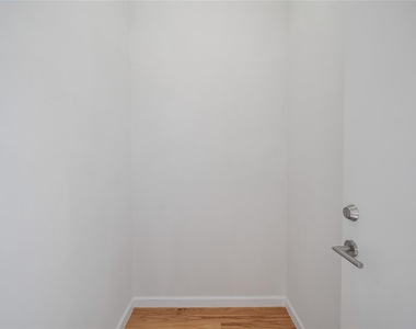 2437 North Boulevard - Photo Thumbnail 24