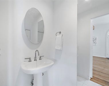 2437 North Boulevard - Photo Thumbnail 7