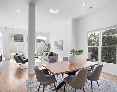 2437 North Boulevard - Photo Thumbnail 8