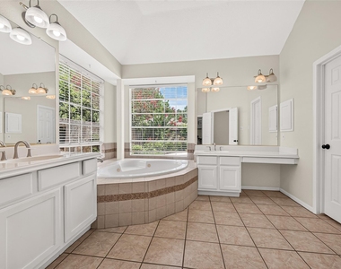 3215 Quiet Lake Drive - Photo Thumbnail 22
