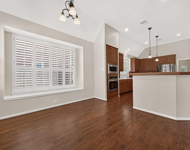 3215 Quiet Lake Drive - Photo Thumbnail 9