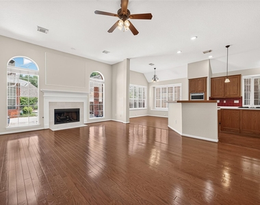 3215 Quiet Lake Drive - Photo Thumbnail 2