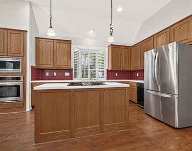 3215 Quiet Lake Drive - Photo Thumbnail 12