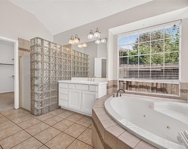 3215 Quiet Lake Drive - Photo Thumbnail 21