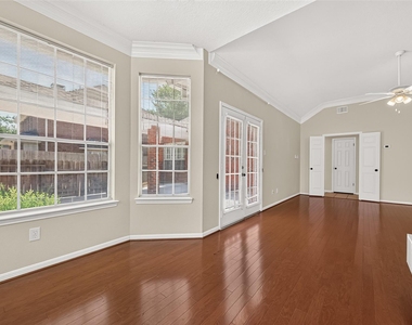 3215 Quiet Lake Drive - Photo Thumbnail 16
