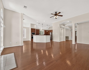 3215 Quiet Lake Drive - Photo Thumbnail 10