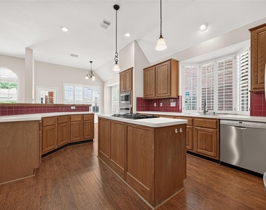 3215 Quiet Lake Drive - Photo Thumbnail 11