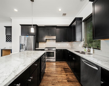 22 Hermann Park Court - Photo Thumbnail 5
