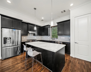 22 Hermann Park Court - Photo Thumbnail 6