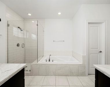 22 Hermann Park Court - Photo Thumbnail 13