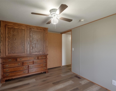 37 Riverside Lane - Photo Thumbnail 18