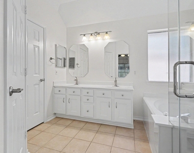 15403 Court Green Trail - Photo Thumbnail 11